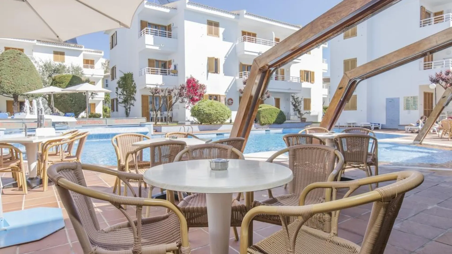 Aparthotel Flora Port de Pollença