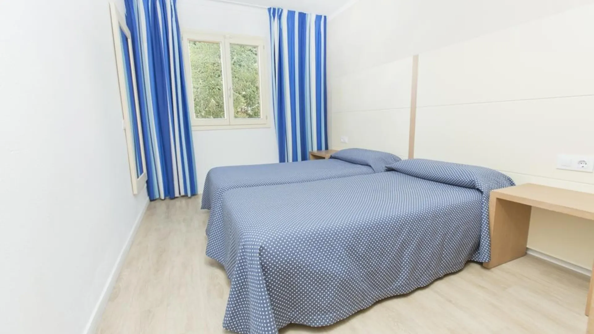 Aparthotel Flora Port de Pollença